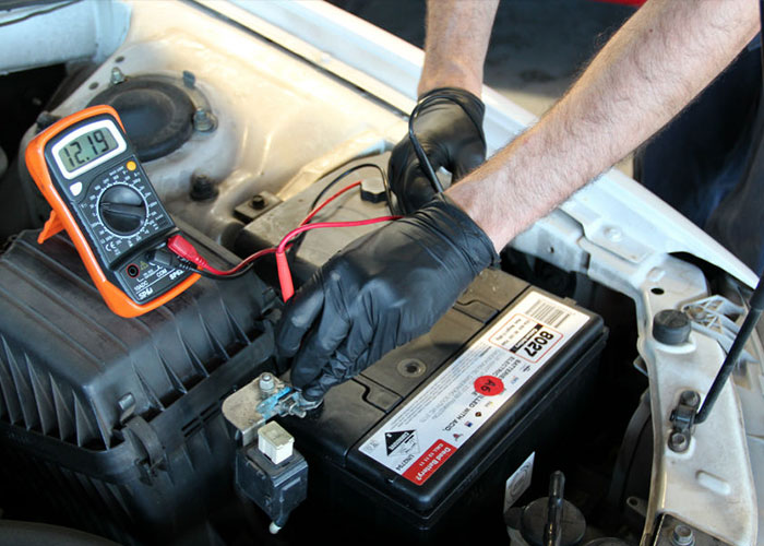 وبلاگ مورد مطالعه و بررسی بیان می کند که اسید شارژ باتری ماشین چیست و کاربرد های اسید شارژ باتری را نیز به طور کامل نام برده است.