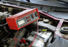 وبلاگ مورد بررسی و مطالعه نحوه شارژ باطری ماشین با پاور کامپیوتر را به طور کامل شرح داده و تصویر بالا این موضوع را بیان کرده است.