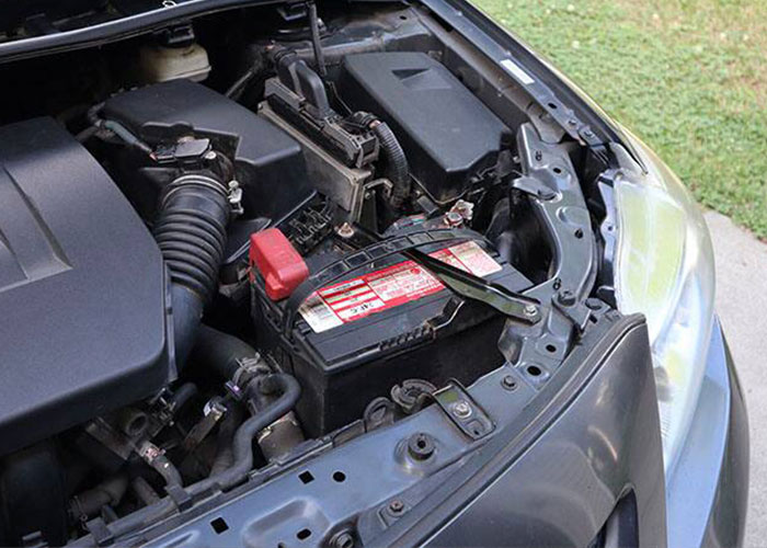 وبلاگ مورد مطالعه و بررسی علت ترکیدن باتری ماشین را بررسیز کرده و دلایل و عوامل مهم در ترکیدن باتری ماشین را بیان کرده است.